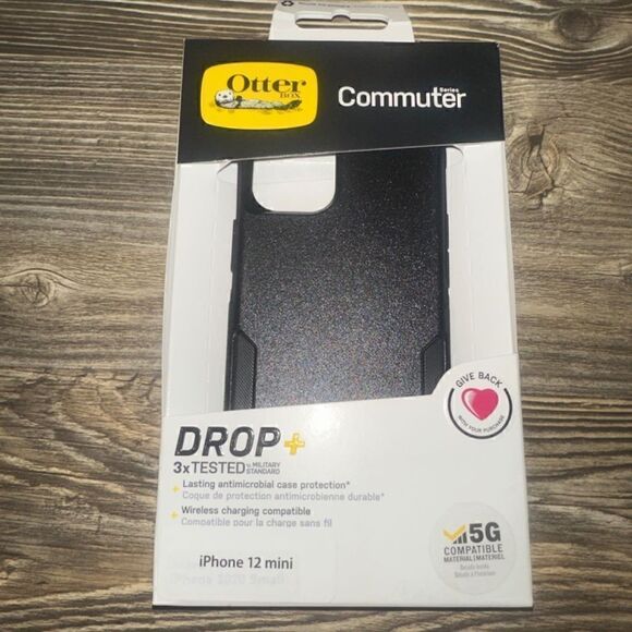 OtterBox Apple iPhone with MagSafe for Apple iPhone - Black - Picture 3 of 3